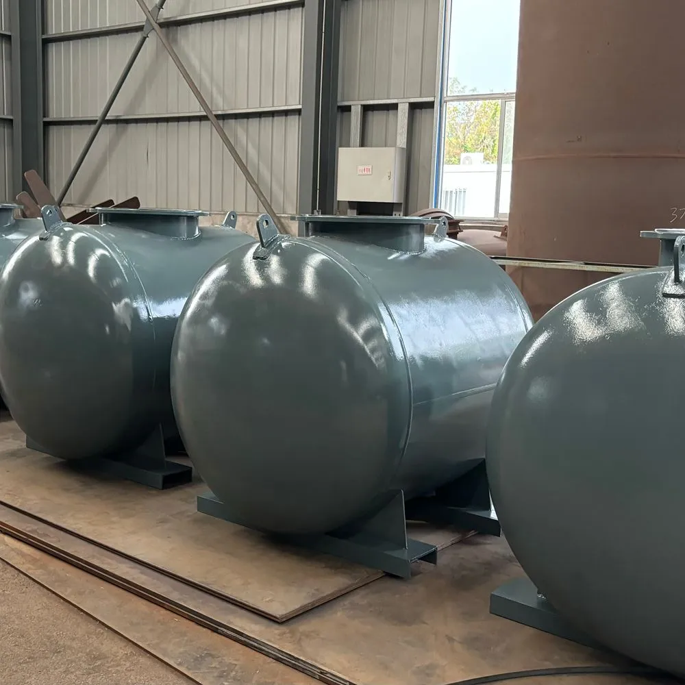 Serbatoio ricevitore per processi chimici industriali rivestito in PFA